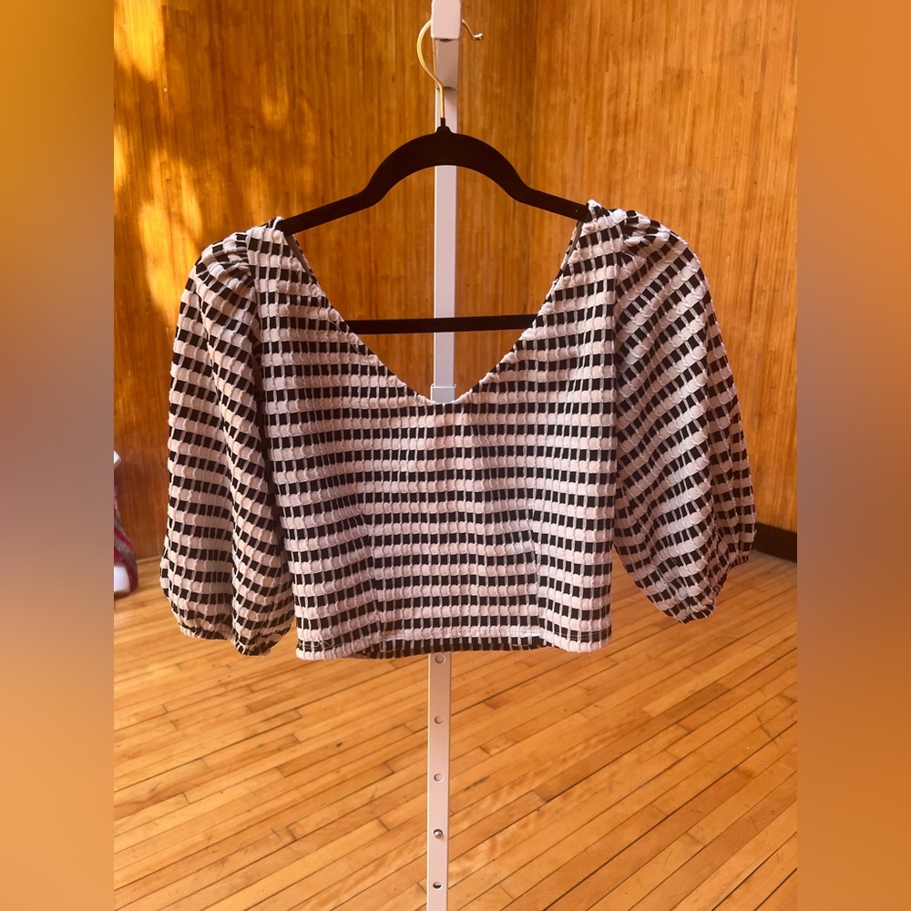 Zara Black and White Puff Sleeve Crop Blouse